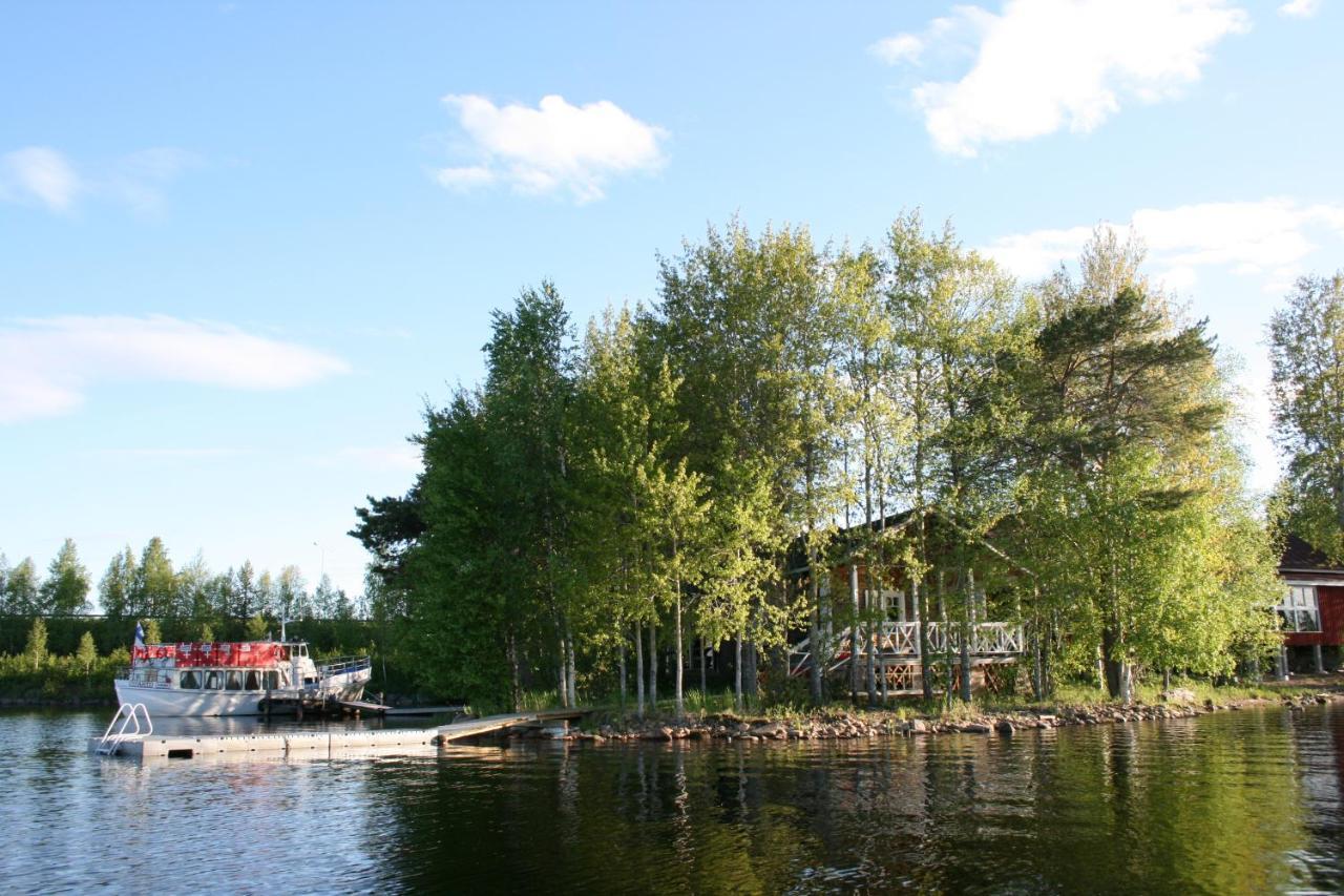 Santa's Little Village - Uitonniemi 2*